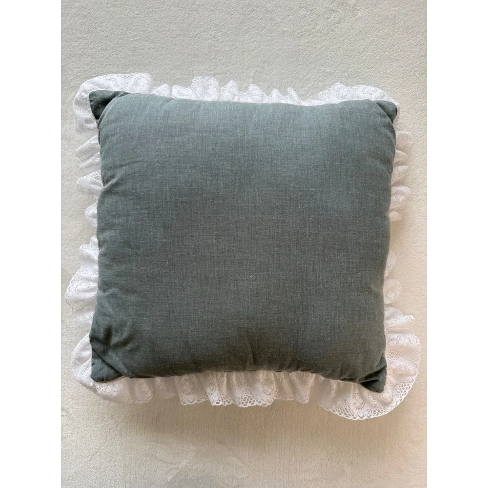Vintage Style Fluffy Cat Blue Patchwork Grannycore Square Pillow Lace Retro